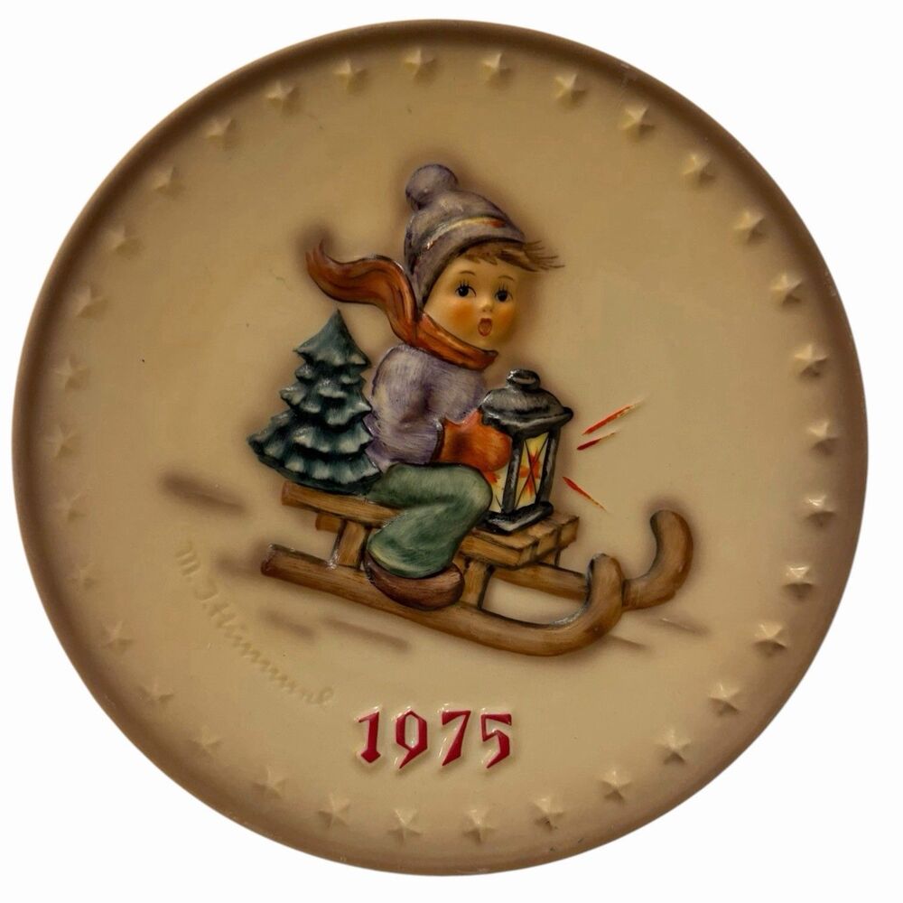 Goebel Hummel 1975 Annual Plate 7.5in Vintage German Cottage Wall Decor Gift